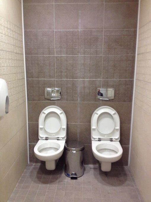 Toilettes russes JO Sochi.jpg