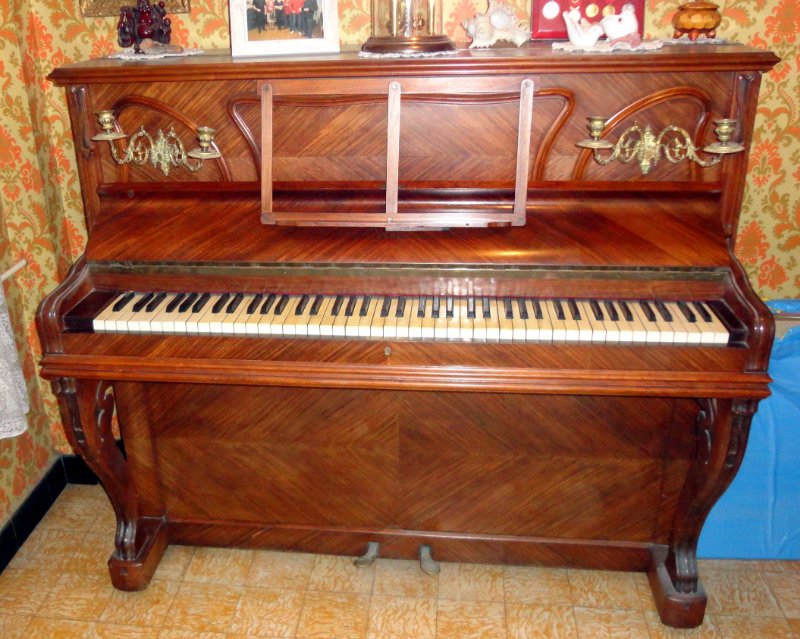 piano 2.jpg