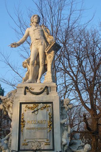 statue Mozart.JPG