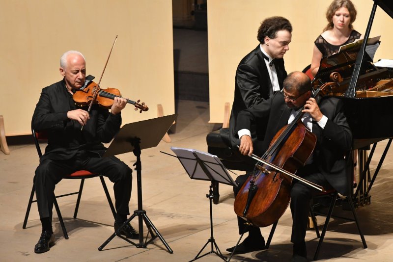 2ème trio de Chostakovich.jpg